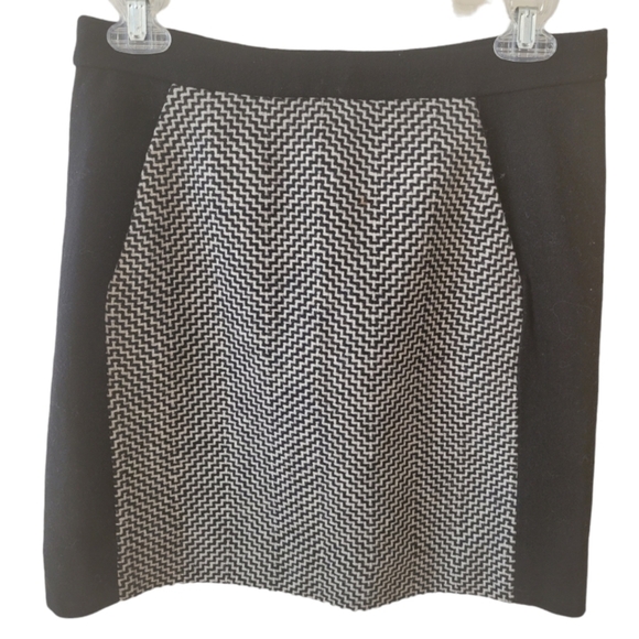 J. Crew Factory Dresses & Skirts - J. Crew Wool Tweed and Black Mini Skirt Size 0‎